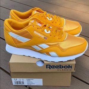Reebok Classic Nylon color